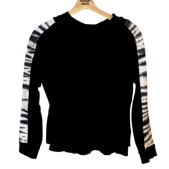 MONROW Layered Printed Soft Sweatshirt in Black & White Size XS - Picture 2 of 16